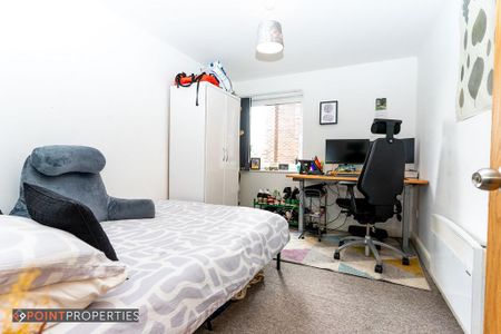 2 bedroom flat to rent - Photo 2