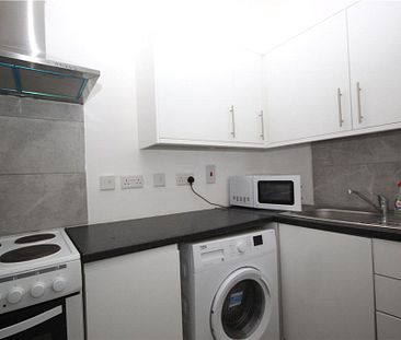 Goldhawk Road, London, W12 8HA - Photo 3