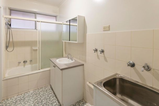 Freshly Updated 2-Bedroom Unit in Brunswick - Photo 1