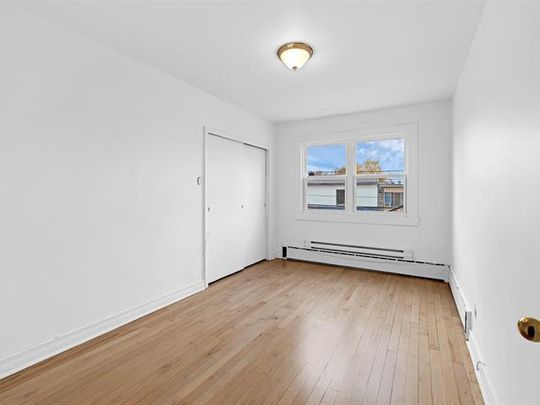 Unit : Entire unit - Photo 1