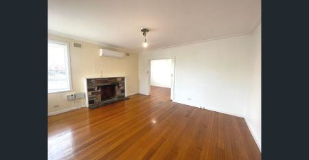 Everything at your fingertips! - Photo 5