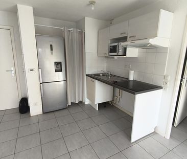 Location Appartement 3 pièces 58m² CENON 33150 - Photo 3