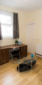 Flat 4, 63 BRUDENELL ROAD Leeds - LS6 1HA - Photo 3