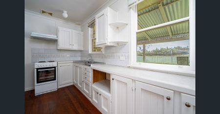 4 Helen Avenue, Armidale, NSW 2350 - Photo 4