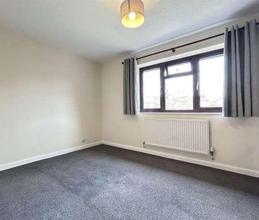 Chineham, RG24 - Photo 5