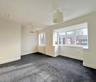 Heywood Avenue, Austerlands, Oldham - Photo 2