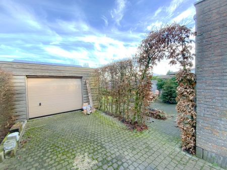Ruime halfopen vierslaapkamerwoning te Oosteeklo - Foto 5