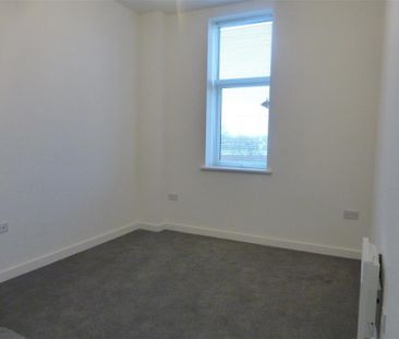 PETERBOROUGH - Photo 4