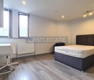 1 bedroom in a flat share to rent - Photo 3