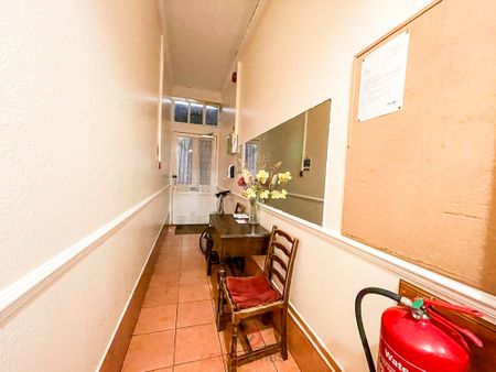 Sussex Gardens, Paddington, London, W2 - Photo 5