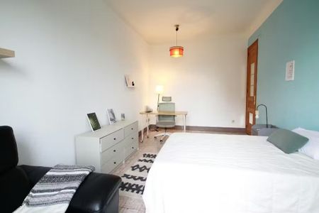 Gran Via de les Corts Catalanes, Barcelona, Catalonia 08015 - Photo 4