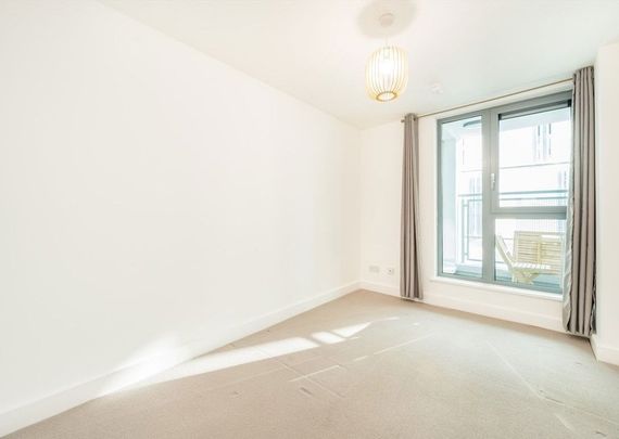 Hardwicks Square, SW18 4AG, London - Photo 1