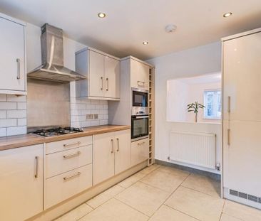 3 bedroom terraced house to rent - Photo 5