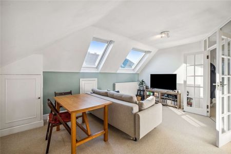 Savills are delighted to present this bright, spacious, and charming, two bedroom, two bathroom second-floor apartment offers an ideal blend of comfort and modern living. - Photo 2