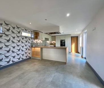 3 bedroom Detached Bungalow to let - Photo 6