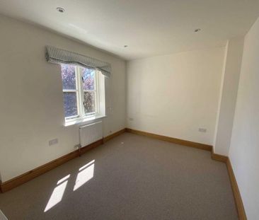 2 bedroom semi-detached house to rent - Photo 5