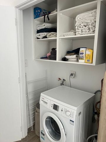 Fully furnished modern unit - Photo 3