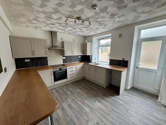 3 bedroom terraced house to rent - Photo 1