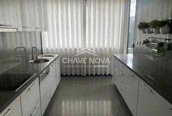 Apartamento T5 em Porto