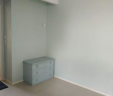 Large Semi Furnished Unit with enclosed courtyard - Photo 4