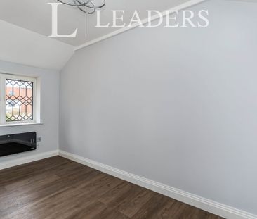 2 bedroom bungalow to rent Carlton House, Ringwood Road, Woodlands,... - Photo 1