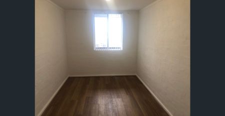 RENOVATED 1 X 1 APARTMENT - Photo 5