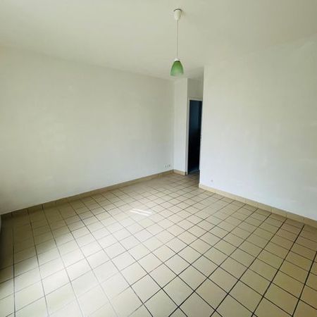 Appartement T2 à louer 2 pièces - 31,94 m2 ST MAUR - 36 - Photo 3