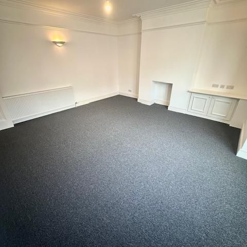 4 bedroom apartment to rent - Photo 1