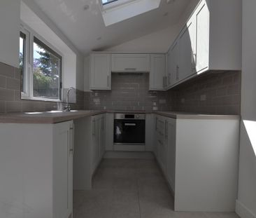 2 bedroom terraced house to rent - Photo 4