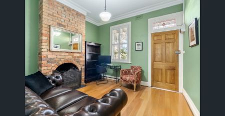 SUPERCOOL TOWNHOUSE - Photo 2