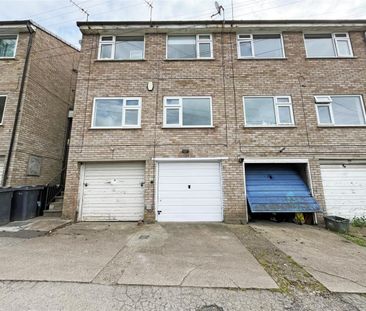 2 bedroom Maisonette to rent - Photo 2