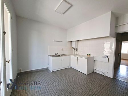 Location Appartement 3 pièces 74m² CASTRES 81100 - Photo 4