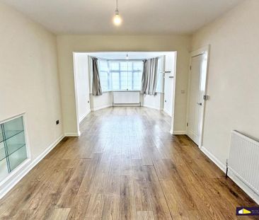 4 bedroom detached house to rent - Photo 2