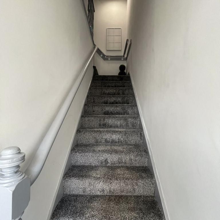 1 bedroom in a flat share to rent - Photo 1