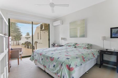 Three Bedroom Coastal Sanctuary in the Heart of Cronulla - Photo 4