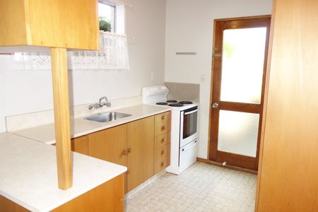 Tidy 2 Bedroom in Sydenham - Photo 4