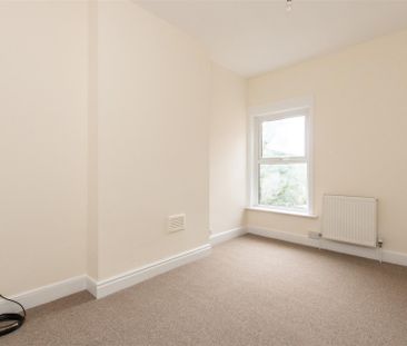 2 bedroom Semi-detached house to rent - Photo 3
