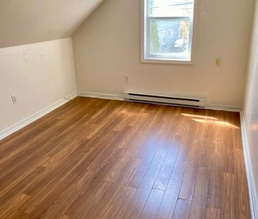 323 Saunders Street – A - Photo 1