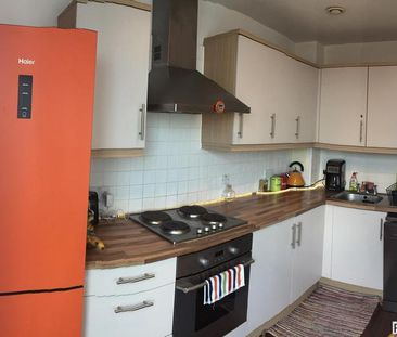 2 bedroom flat to rent - Photo 6