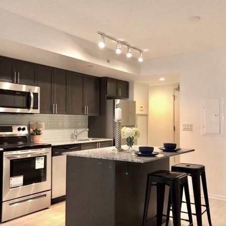 Treviso Bright 2 bed 2 full bath - Dufferin and Lawrence - City of Tor - Photo 3