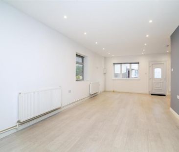 2 bedroom end of terrace house to rent - Photo 5