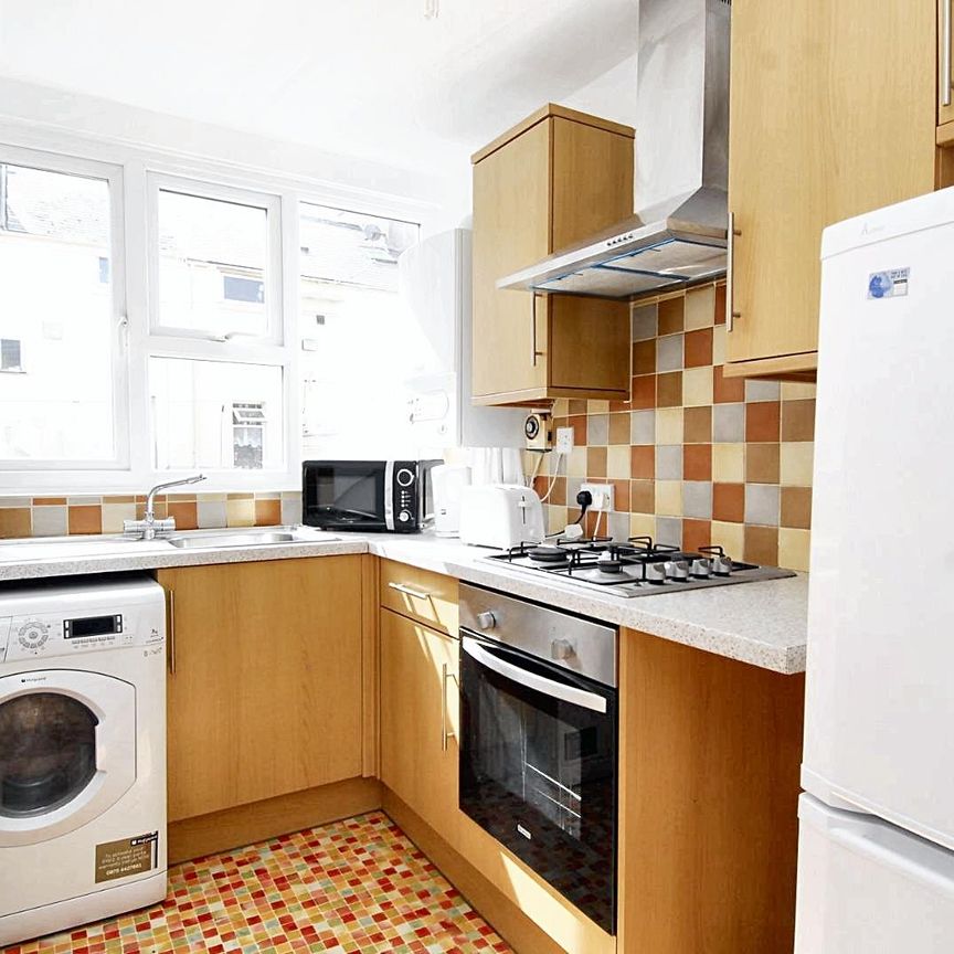 Napier Terrace, Flat 3, Plymouth - Photo 1