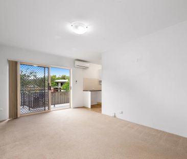 Stylish One-Bedroom Apartment in the Heart of Coorparoo - Photo 3