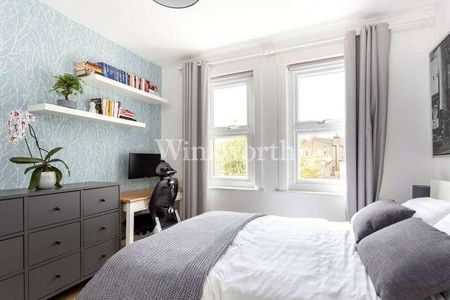 First Floor Flat, Kingsley Road, London, N13 - Photo 3