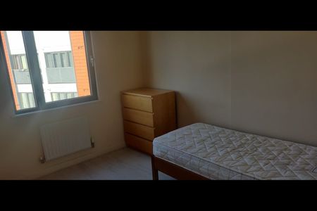 2 Bed Flat, Pinner Road, HA2 - Photo 4