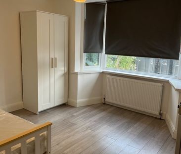 5 Bed Terraced House, Malham Terrace, N18 - Photo 1