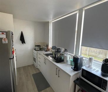 Stunning 1-Bedroom Unit in Prime Location - Photo 5