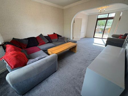 3 bedroom semi-detached house to rent - Photo 2