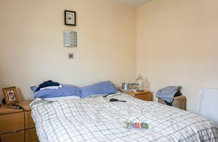 1 Bedroom Headingley Rise - Photo 3