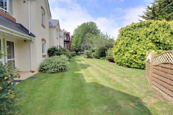 Catherine Lodge, Worthing - Photo 1